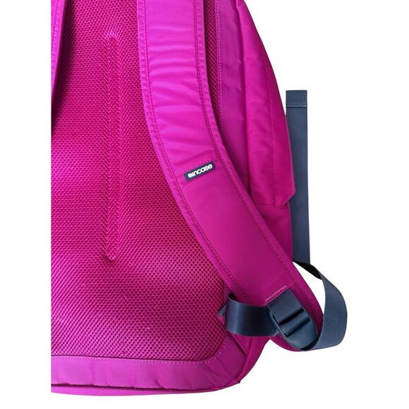 “INCASE” Laptop Backpack Fuchsia Pink Softside Velvet Padded Inside Backpack 18” - Picture 6 of 9